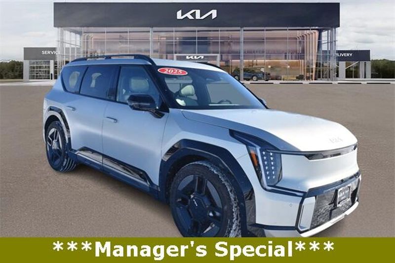 2024 Kia EV9 GT-LineImage 1
