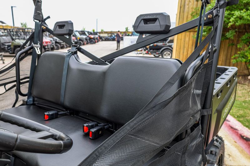New 2025 Polaris RANGER CREW 570 FULLSIZE  SAGE GREEN Image 17