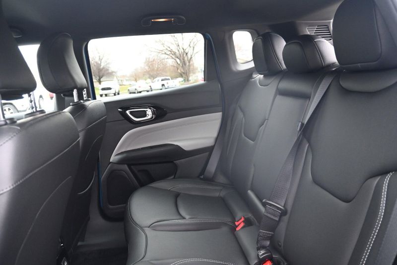 2025 Jeep Compass LimitedImage 11
