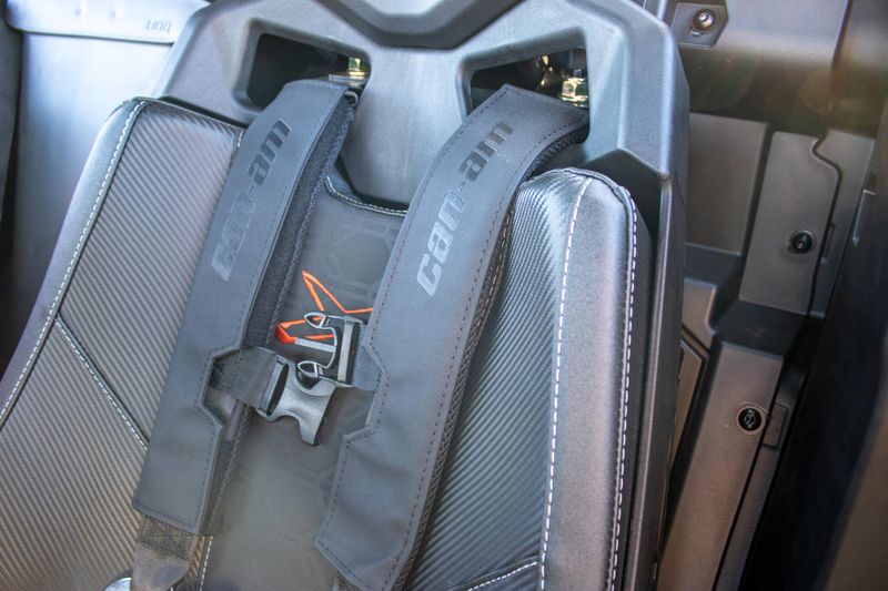 NEW 2026 CAN-AM MAVERICK R MAX X WITH SMARTSHOX 999T DCT Image 22