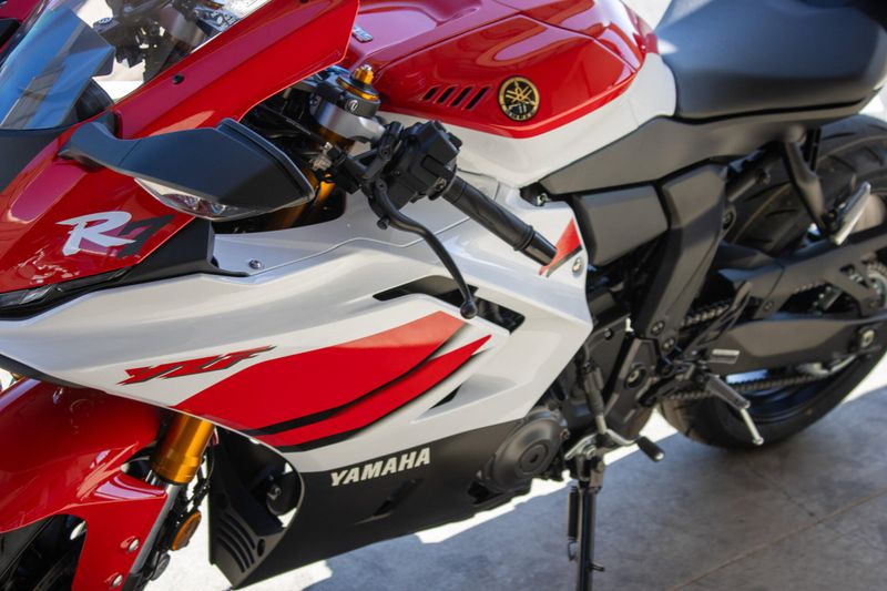 NEW 2026 YAMAHA YZF-R7 70TH ANNIVERSARY EDITION Image 16