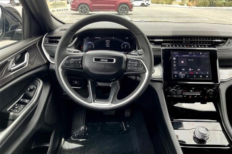 2023 Jeep Grand Cherokee AltitudeImage 4