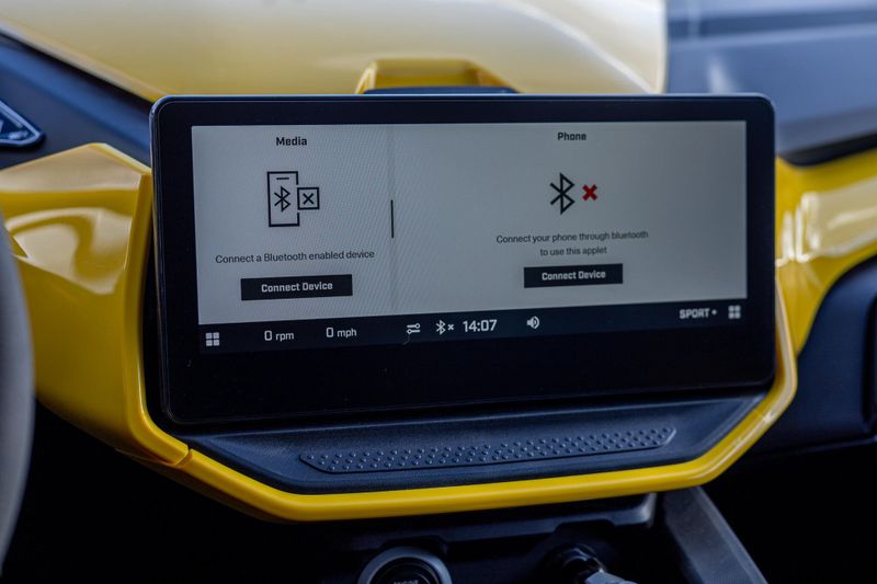 NEW 2025 CAN-AM MAVERICK R X RS WITH SMARTSHOX 999T DCT CARBON Image 14