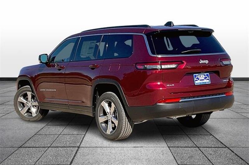 2025 Jeep Grand Cherokee L Limited 4x4Image 3