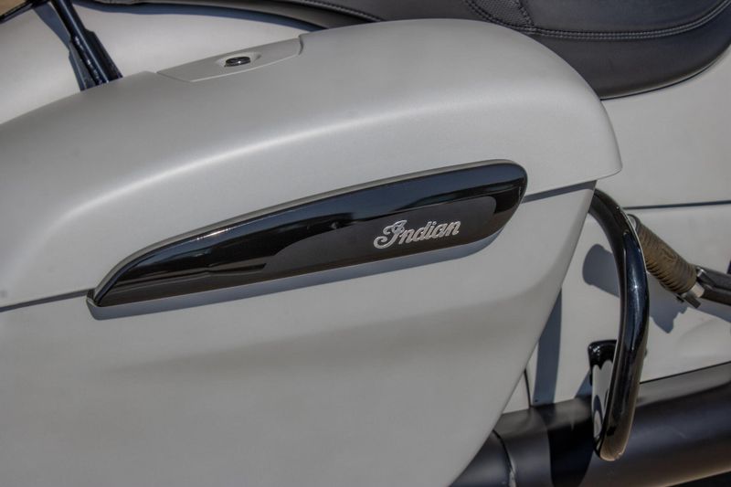 USED 2019 INDIAN MOTORCYCLE CHIEFTAIN DARK HORSE Image 8