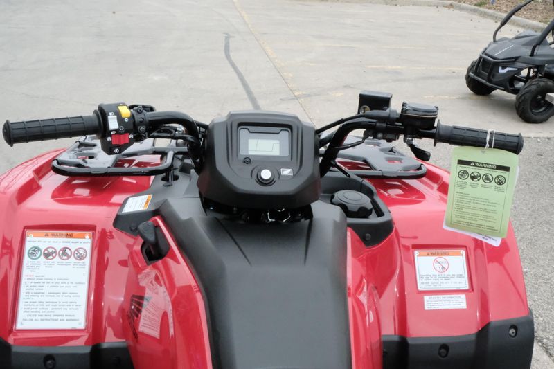 2025 Honda FOURTRAX RANCHER 4X4 HERO REDImage 16