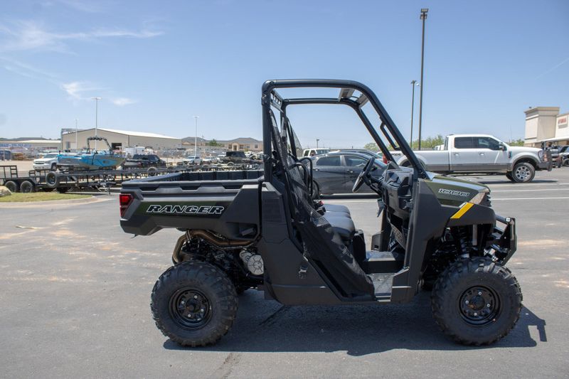 NEW 2026 POLARIS RANGER 1000 EPS Image 2