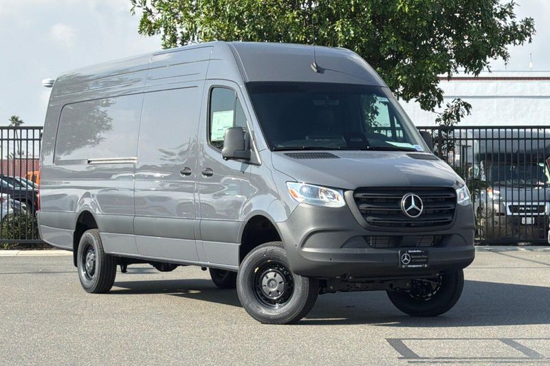 New 2026 Mercedes-Benz Sprinter 2500 Cargo 170 WBImage 2
