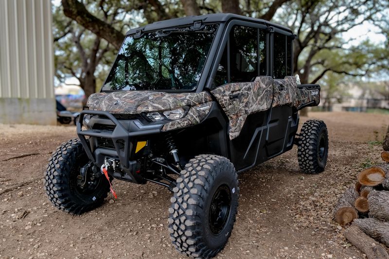 2025 Can-Am DEFENDER MAX LIMITED CAB HD10 WILDLAND CAMOImage 8