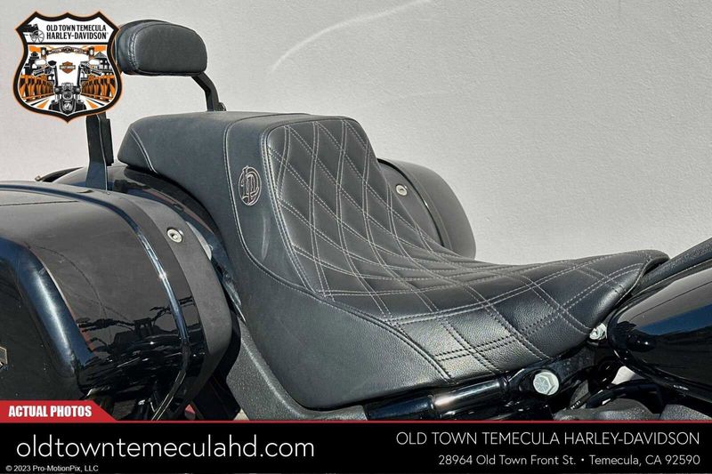 2023 Harley-Davidson Softail in a Black exterior color. BMW Motorcycles of Temecula – Southern California (951) 506-6903 bmwmotorcyclesoftemecula.com 