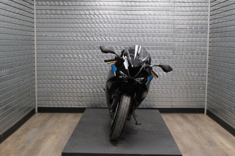 USED 2025 KAWASAKI NINJA ZX6R ABS Image 8