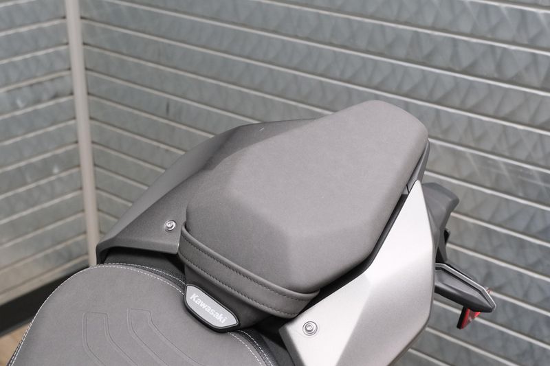 NEW 2026 KAWASAKI Z900 SE ABS Image 19