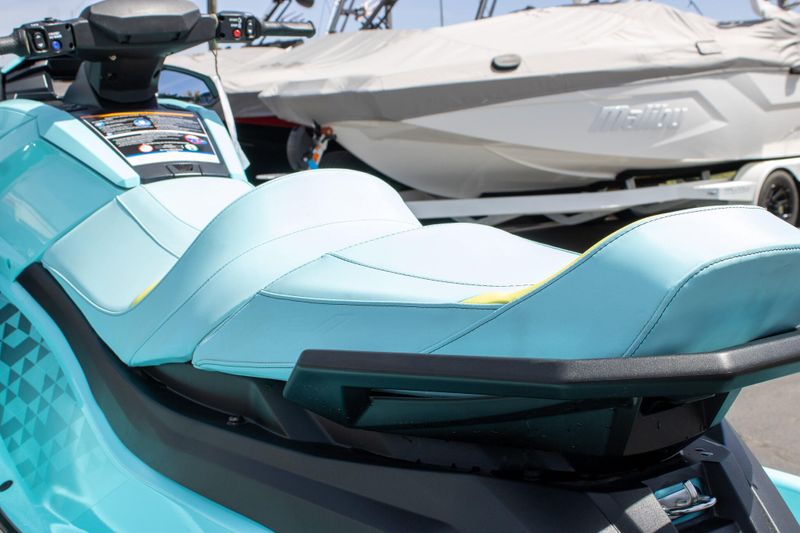 NEW 2025 YAMAHA VX LIMITED HO Image 9