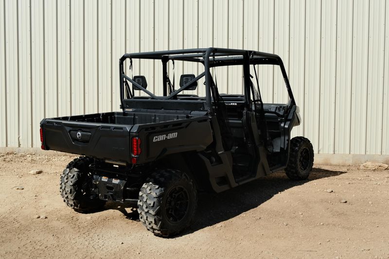 NEW 2026 CAN-AM DEFENDER MAX DPS HD9  in a STEALTH BLACK exterior color. Family PowerSports (877) 886-1997 familypowersports.com 