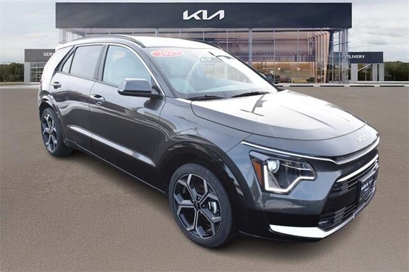 New 2025 Kia Niro EX TouringImage 10