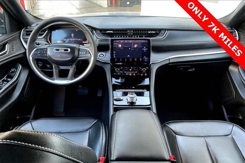 Used 2025 Jeep Grand Cherokee LimitedImage 15