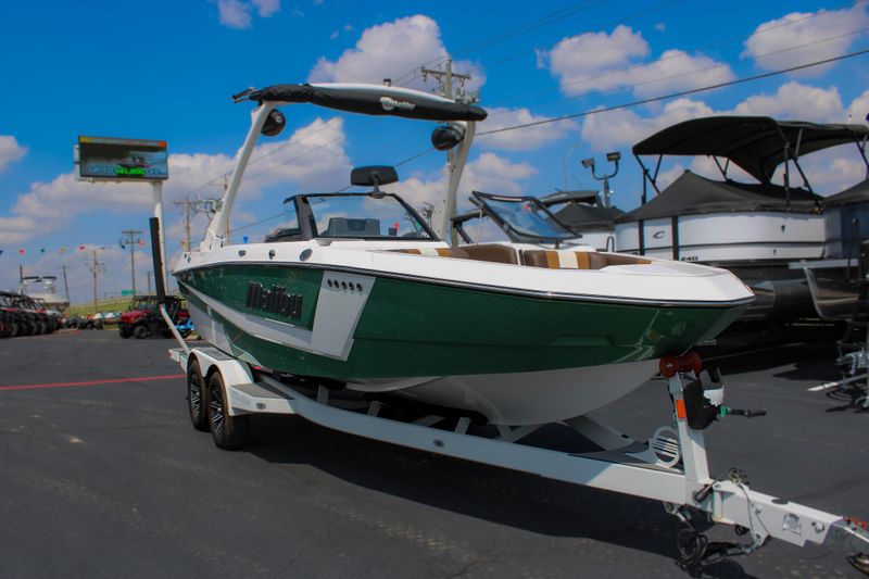 2024 MALIBU 21 LX  in a WHITE exterior color. Family PowerSports (877) 886-1997 familypowersports.com 