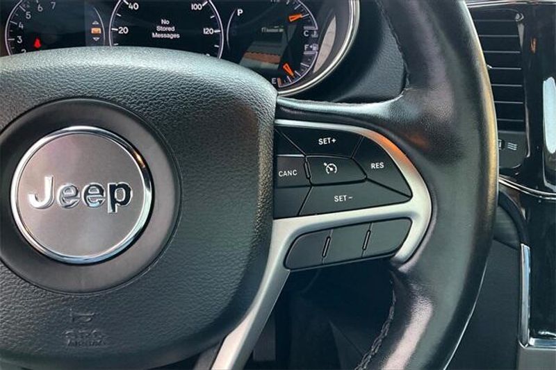 2021 Jeep Grand Cherokee Laredo XImage 19