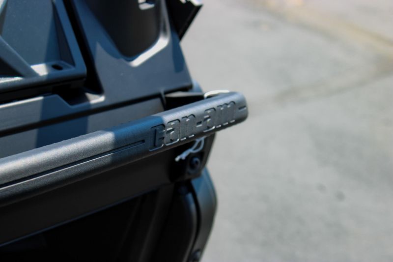 New 2025 Can-Am DEFENDER XT HD9 DUSTY NAVY Image 22
