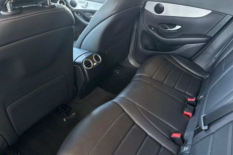 Used 2022 Mercedes-Benz GLC 300Image 13