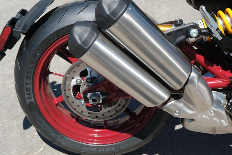 NEW 2024 INDIAN MOTORCYCLE FTR R CARBON Image 10