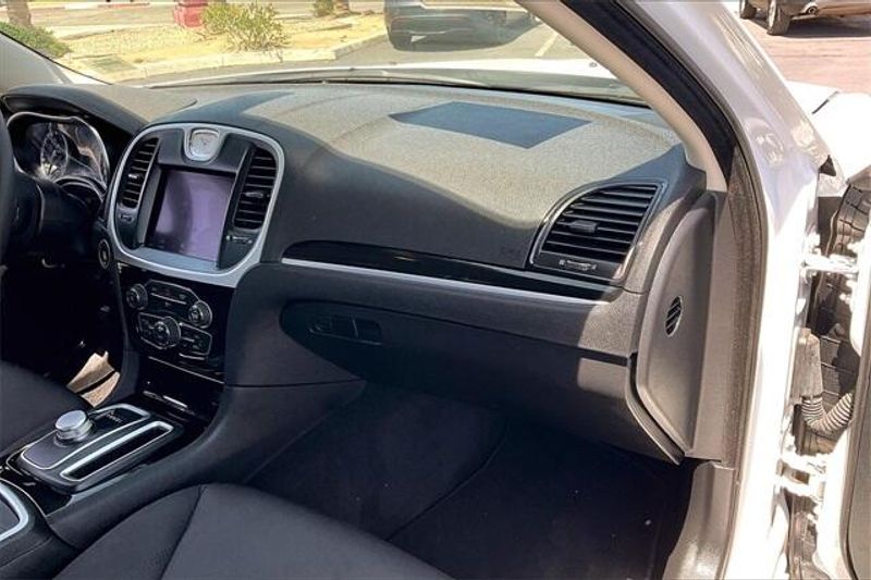 2023 Chrysler 300 TouringImage 16