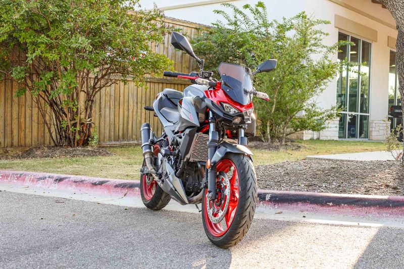 USED 2025 KAWASAKI Z500 SE ABS Image 1