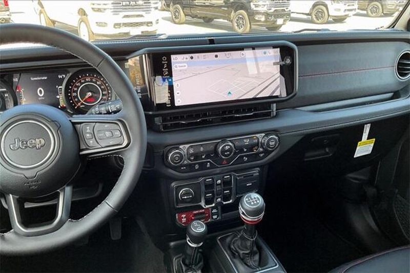 New 2025 Jeep Wrangler 4-door Rubicon XImage 5