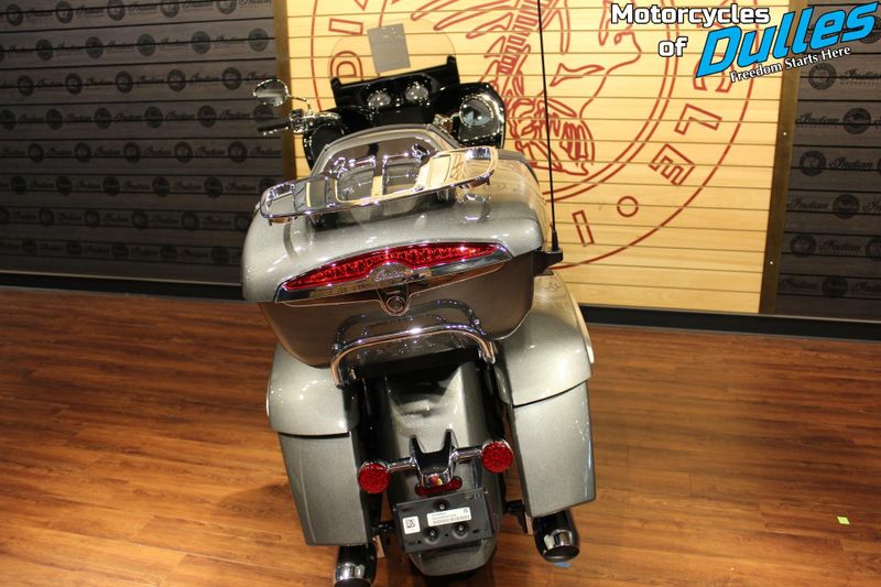 2024 Indian Motorcycle Pursuit Limited Powerband Audio Image 7