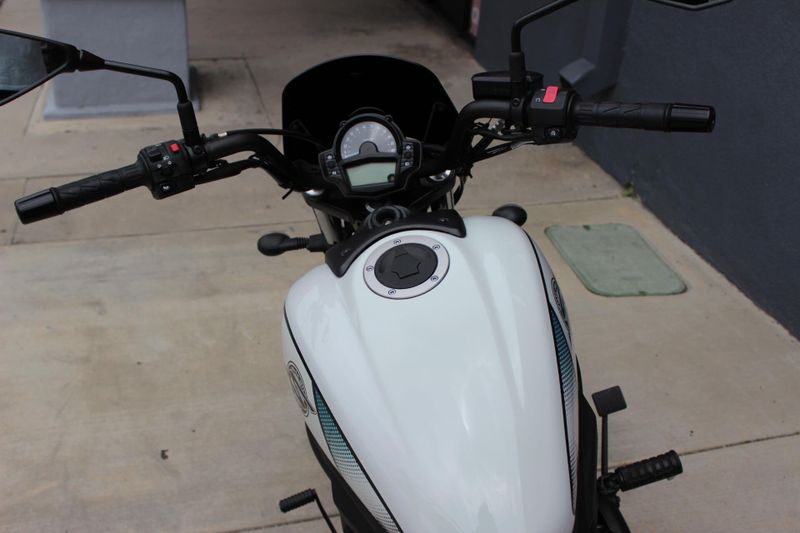2022 Kawasaki Vulcan S Image 2