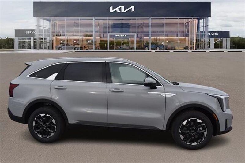 2025 Kia Sorento SImage 2
