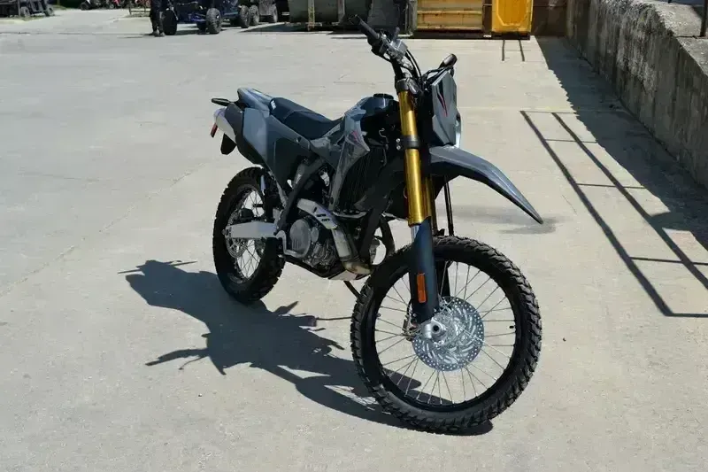 NEW 2025 SUZUKI DR-Z4S Image 1