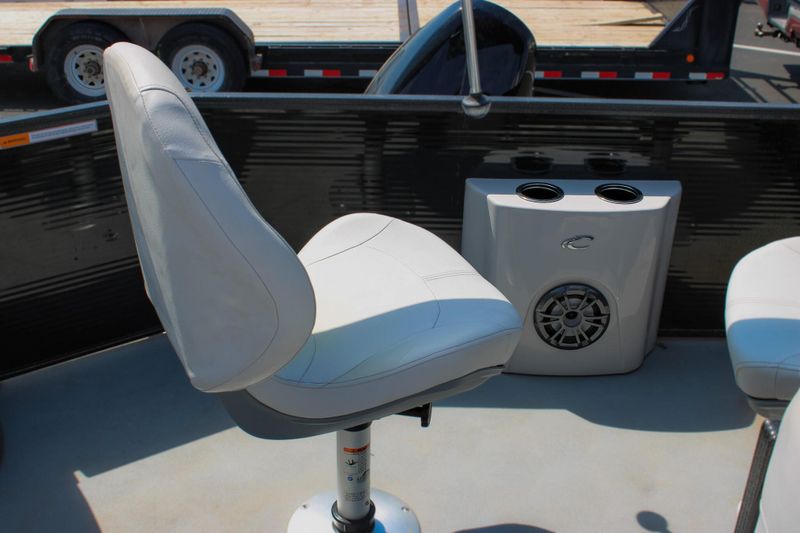 USED 2022 CREST CLASSIC FISH 220 C4 Image 32