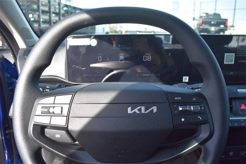 2025 Kia K4 LXSImage 26