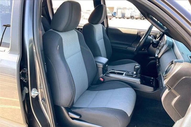 Used 2021 Toyota Tacoma TRD Off-RoadImage 6