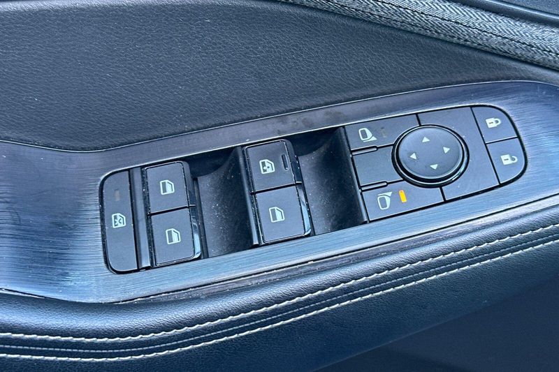 Used 2023 Nissan Rogue SVImage 12