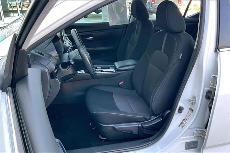2022 Nissan Sentra SVImage 24