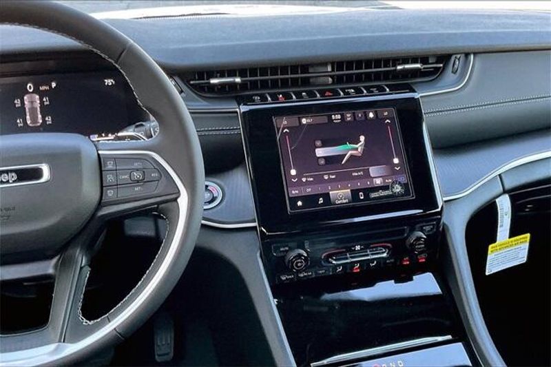 New 2025 Jeep Grand Cherokee Image 5