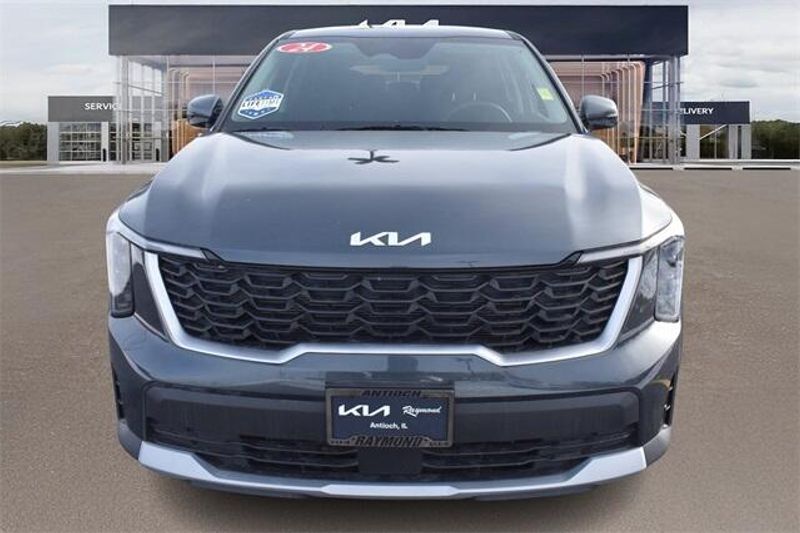2024 Kia Sorento LXImage 8