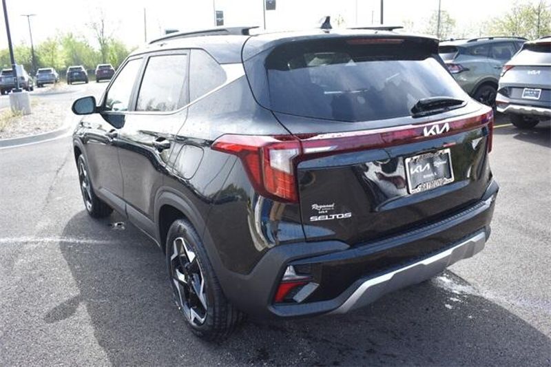 2025 Kia Seltos EXImage 5