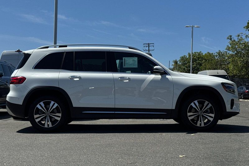Used 2026 Mercedes-Benz GLB 250Image 3