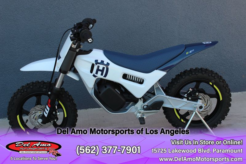 2024 HUSQVARNA EE 2  in a WHITE exterior color. Del Amo Motorsports of Los Angeles (562) 262-9181 delamomotorsports.com 