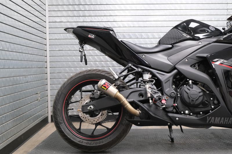 USED 2018 YAMAHA YZF-R3 Image 13