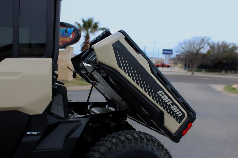 2025 Can-Am DEFENDER MAX LIMITED CAB HD10 DESERT TAN AND STEALTH BLACKImage 9