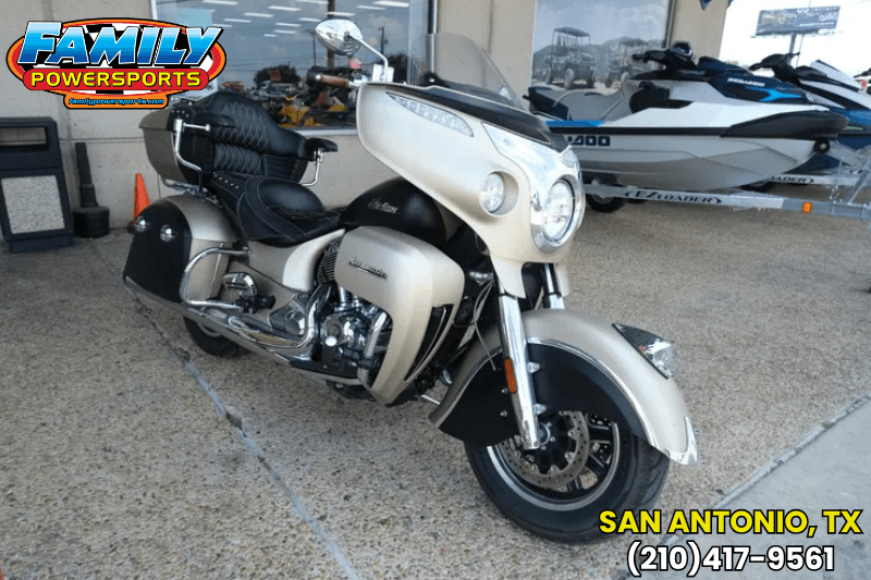 2020 Indian Motorcycle ROADMASTER ICON TANImage 1