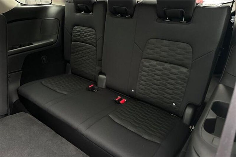 New 2025 Nissan Pathfinder SImage 12
