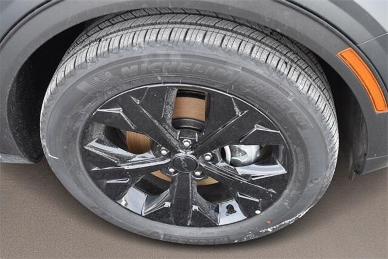 New 2025 Kia Sportage Plug-In Hybrid X-LineImage 11