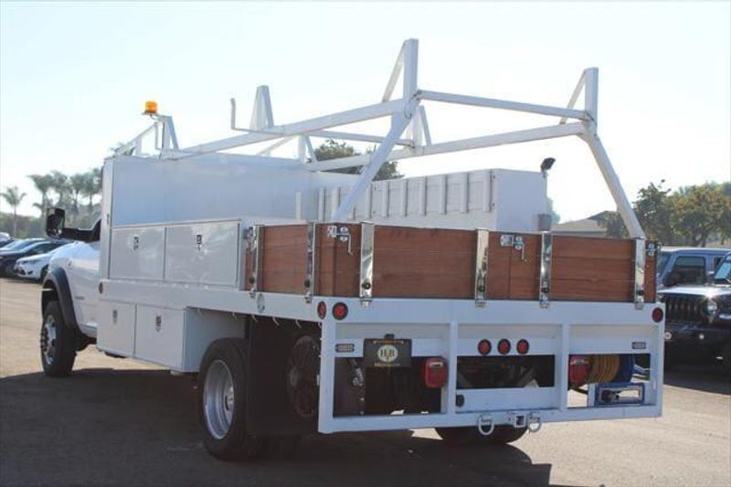 2022 RAM 5500 Chassis Tradesman Regular Cab Belco BodyImage 3
