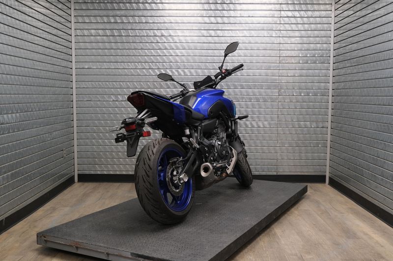 USED 2022 YAMAHA MT-07 Image 3