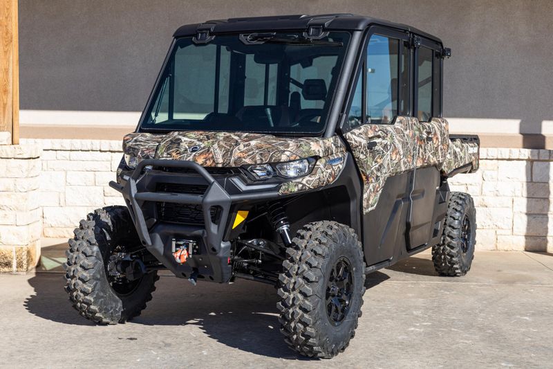 2025 Can-Am DEFENDER MAX LIMITED CAB HD10 WILDLAND CAMOImage 7